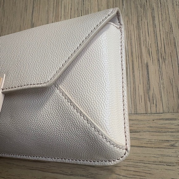 $398 NWOT TORY BURCH Gigi Envelope Clutch Handbag Beige Pebbled Patent Leather - Picture 13 of 13